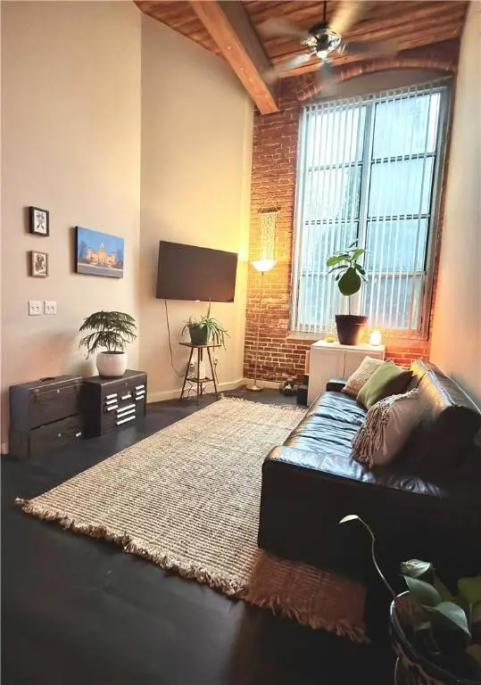 494 Woonasquatucket AVE #111, North Providence, RI 02911