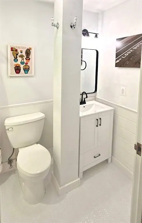 494 Woonasquatucket AVE #111, North Providence, RI 02911