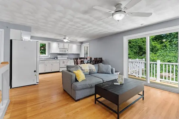 7 Boulder DR, Johnston, RI 02919