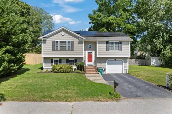 15 Meadow RD, Scituate, RI 02831