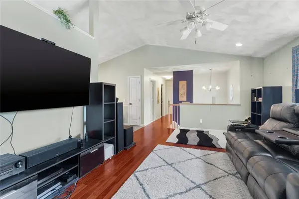 15 Meadow RD, Scituate, RI 02831