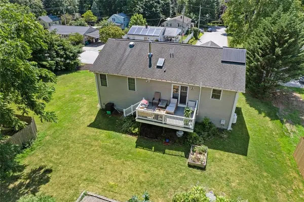 15 Meadow RD, Scituate, RI 02831
