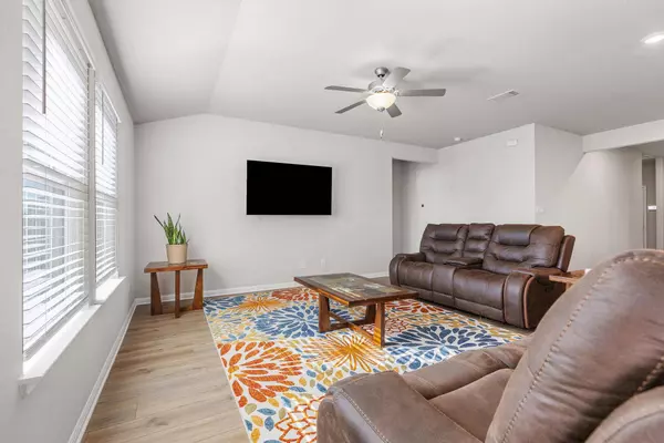 110 Greenspire Downs DR, Hutto, TX 78634