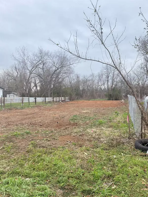 327 HOUSTON ELGIN, TX 78621 ST, Elgin, TX 78621