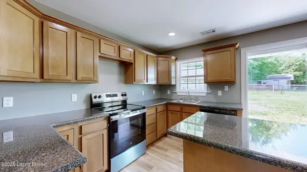 5401 Sir Barton Dr, Louisville, KY 40272