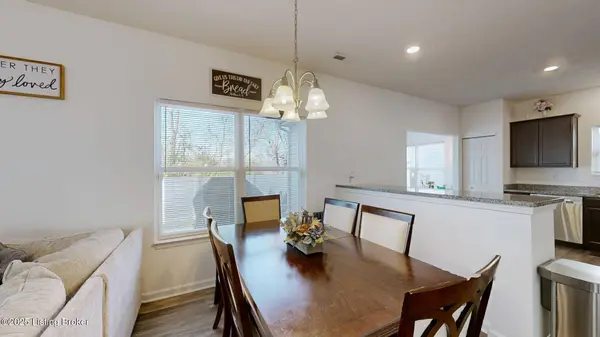 8421 Warbler Branch WAY, Louisville, KY 40229