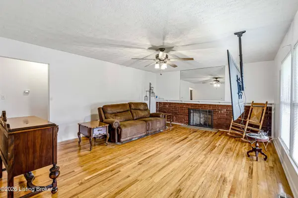 3525 Wexford Dr, Louisville, KY 40218