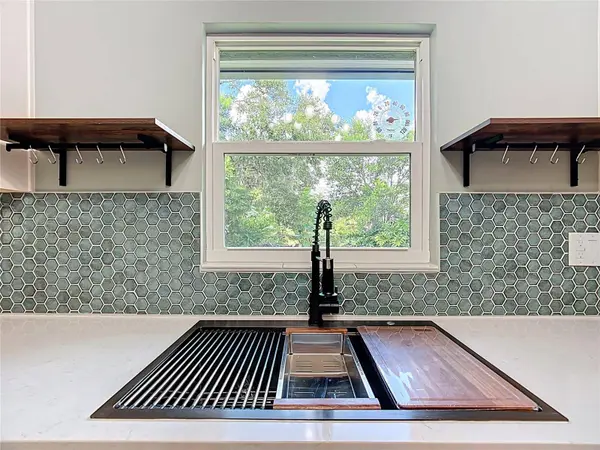 215 EDGEWOOD DR, Bartow, FL 33830