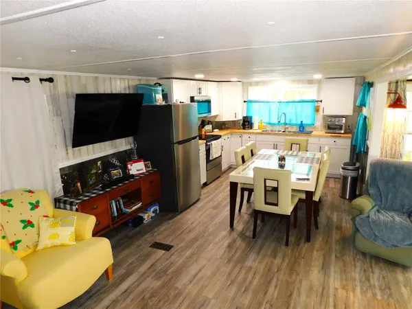 37320 8TH AVE, Zephyrhills, FL 33542