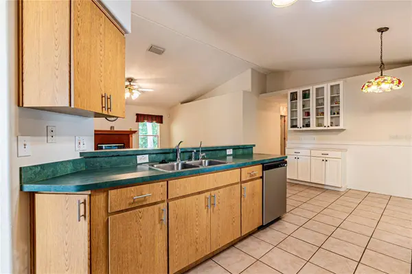 7629 WESTPOINT DR, Wesley Chapel, FL 33544