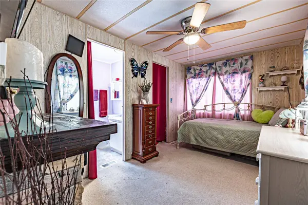 5238 BETTY ST, Zephyrhills, FL 33542