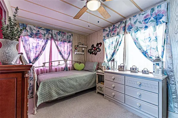 5238 BETTY ST, Zephyrhills, FL 33542