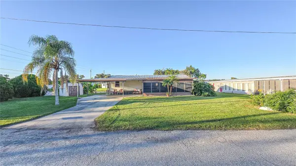 36513 LAKEWOOD DR, Zephyrhills, FL 33542