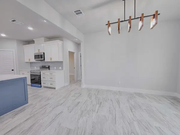 816 Jameson St, Weatherford, TX 76086-2636