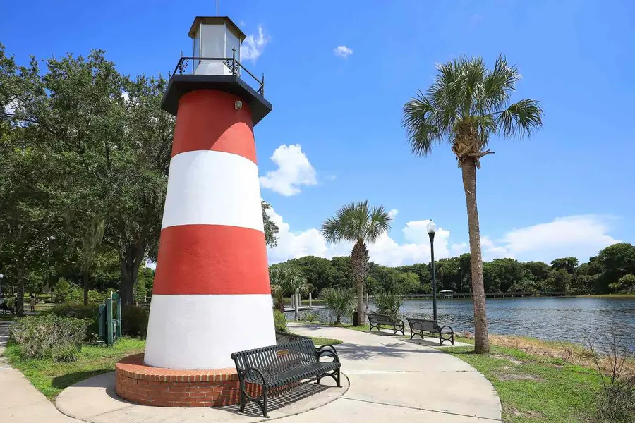 MOUNT DORA