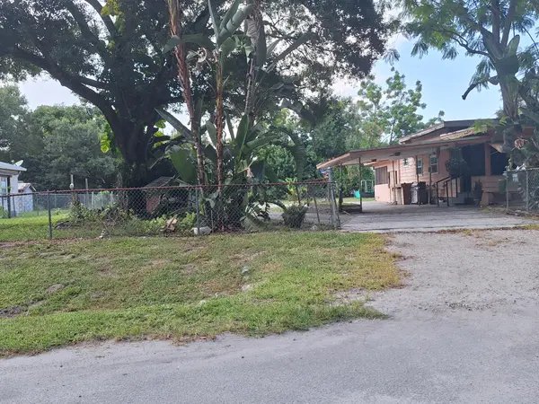 4400 Metzger Rd, Fort Pierce, FL 34947-1728
