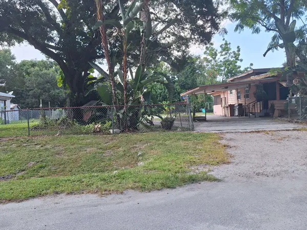 4400 Metzger Rd, Fort Pierce, FL 34947-1728
