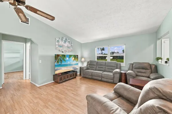 1264 SE LADNER ST, Port St Lucie, FL 34983
