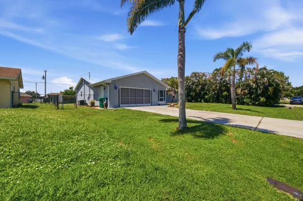 1264 SE LADNER ST, Port St Lucie, FL 34983