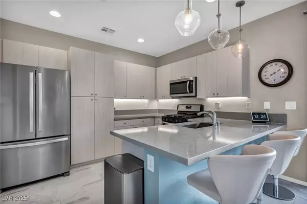 11230 Hidden Peak AVE #203, Las Vegas, NV 89135