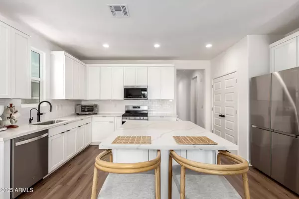 35002 N AUGITE Way, San Tan Valley, AZ 85144