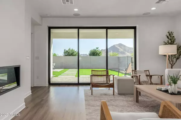 35002 N AUGITE Way, San Tan Valley, AZ 85144