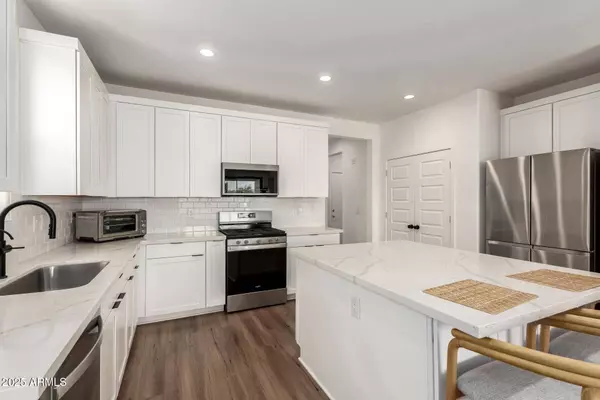 35002 N AUGITE Way, San Tan Valley, AZ 85144