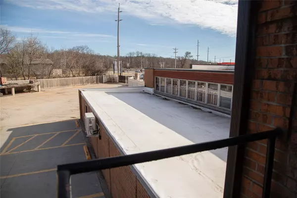 101 Ashworth Road, West Des Moines, IA 50265