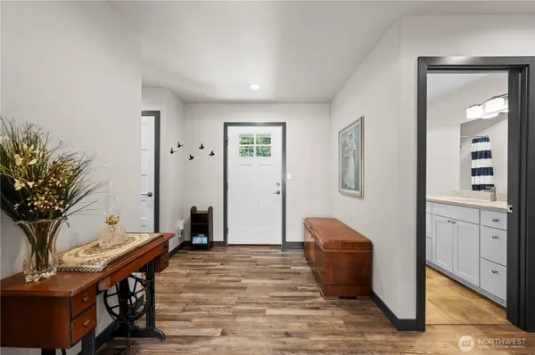 355 E Bon Air DR, Coupeville, WA 98239