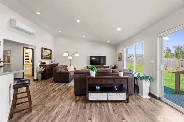 355 E Bon Air DR, Coupeville, WA 98239