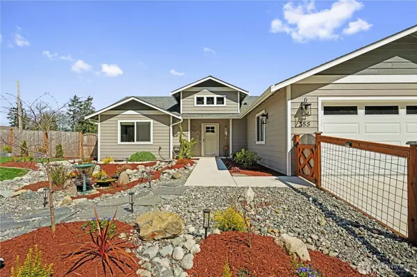 355 E Bon Air DR, Coupeville, WA 98239