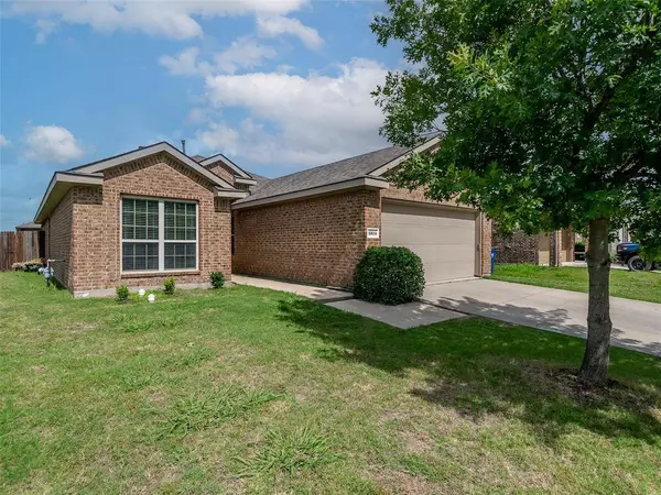 1514 Greenbrier Drive, Van Alstyne, TX 75495