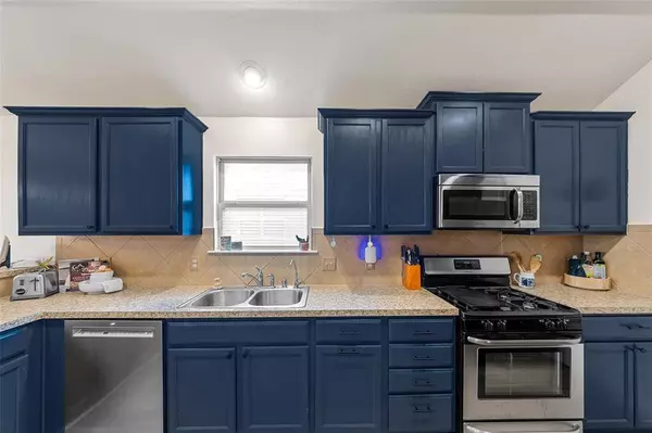 1514 Greenbrier Drive, Van Alstyne, TX 75495