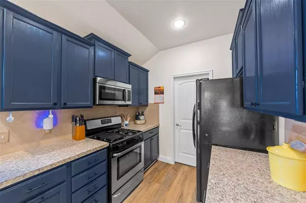 1514 Greenbrier Drive, Van Alstyne, TX 75495