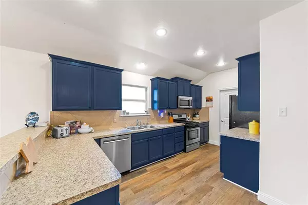 1514 Greenbrier Drive, Van Alstyne, TX 75495