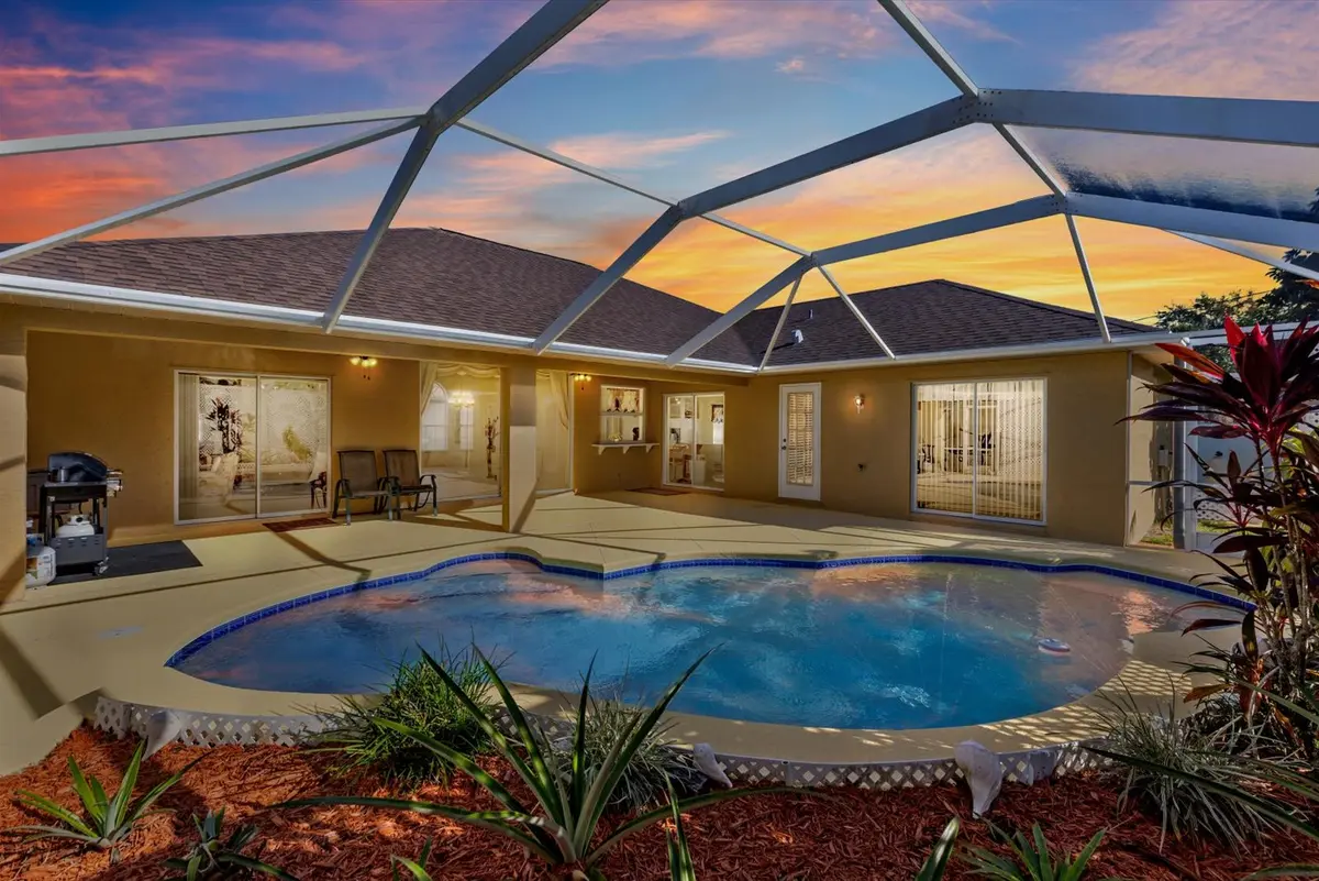2314 SE Master Ave, Port St Lucie, FL 34952-6745