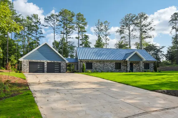 40 Red Oak Cir, Buchanan, GA 30113