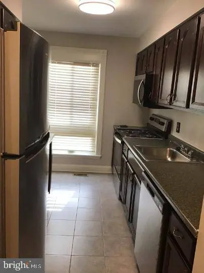64 HAWTHORNE CT NE, Washington, DC 20017