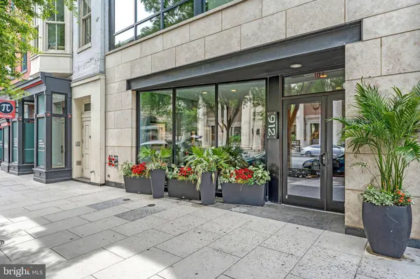 912 F ST NW #T00, Washington, DC 20004