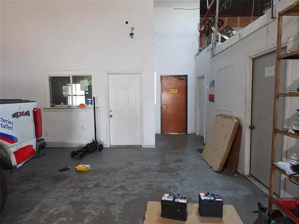 348 W Hurst Boulevard, Hurst, TX 76053