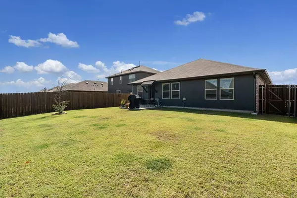 2857 Fox Trail Lane, Fort Worth, TX 76108