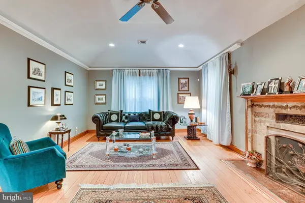8212 OLD GEORGETOWN RD, Bethesda, MD 20814