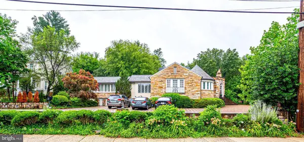 8212 OLD GEORGETOWN RD, Bethesda, MD 20814