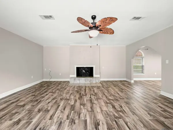 39419 Al Dr, Prairieville, LA 70769