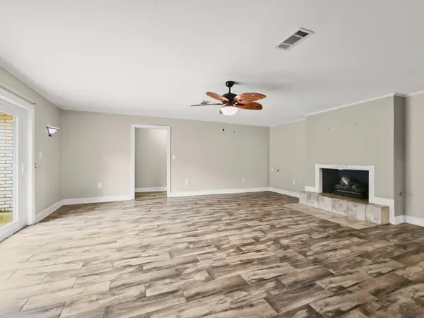 39419 Al Dr, Prairieville, LA 70769