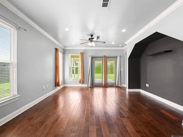 14217 Stone Gate Dr, Baton Rouge, LA 70816