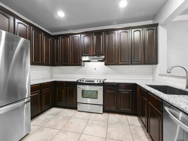 14217 Stone Gate Dr, Baton Rouge, LA 70816