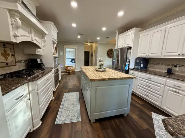 12060 Clanton Dr, Walker, LA 70785