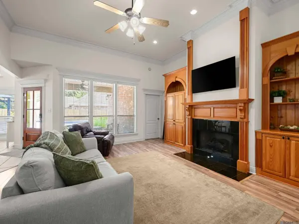 30786 La Madeline Ct, Denham Springs, LA 70726