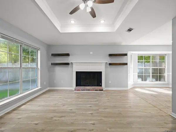 10030 Brownway Ln, Baton Rouge, LA 70817